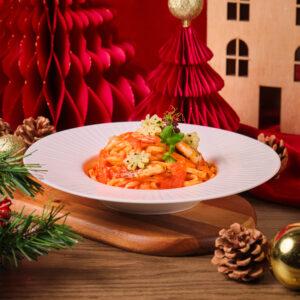 Seafood linguine with prawn bisque and curry leaves